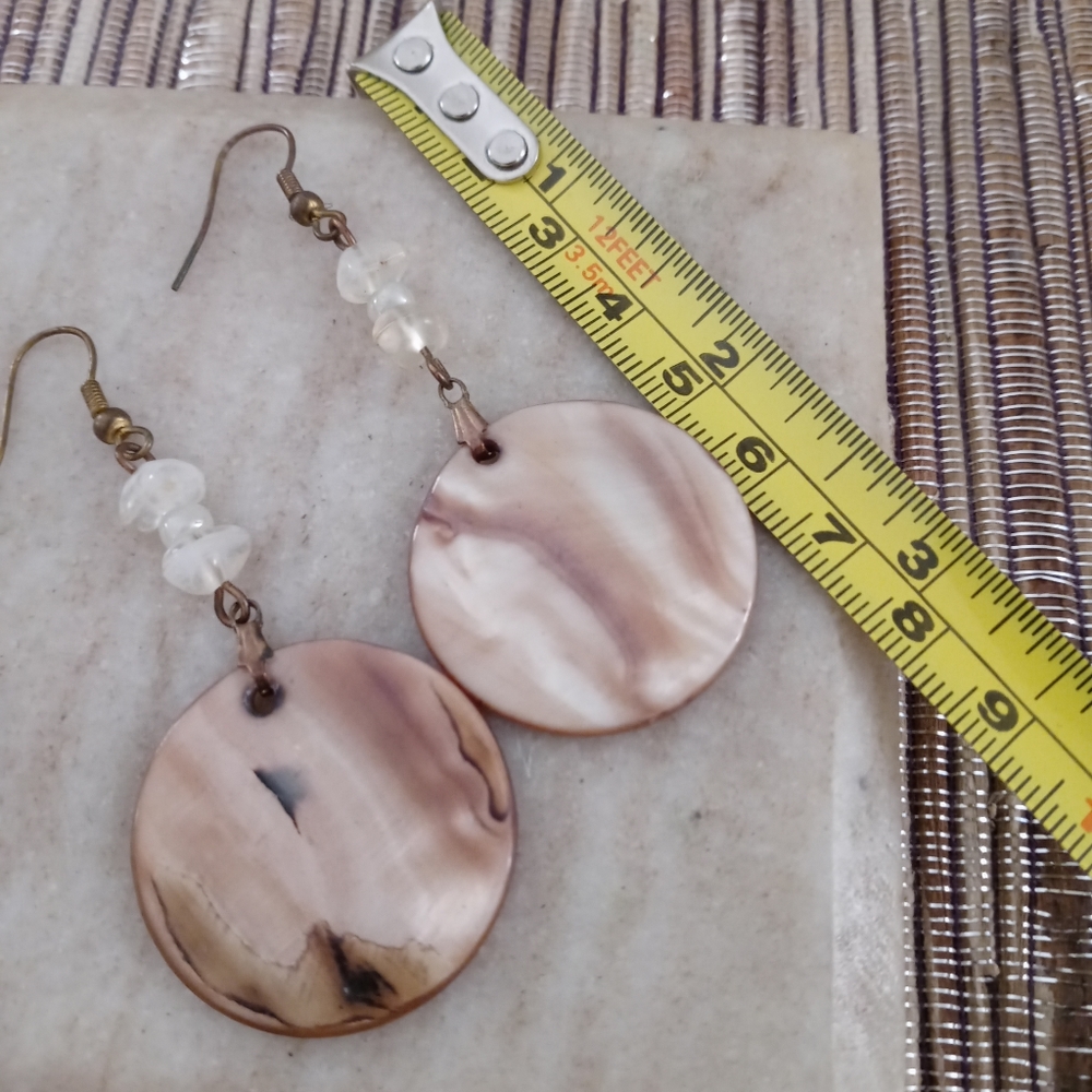 Natural shell earrings - Picture 2 of 3